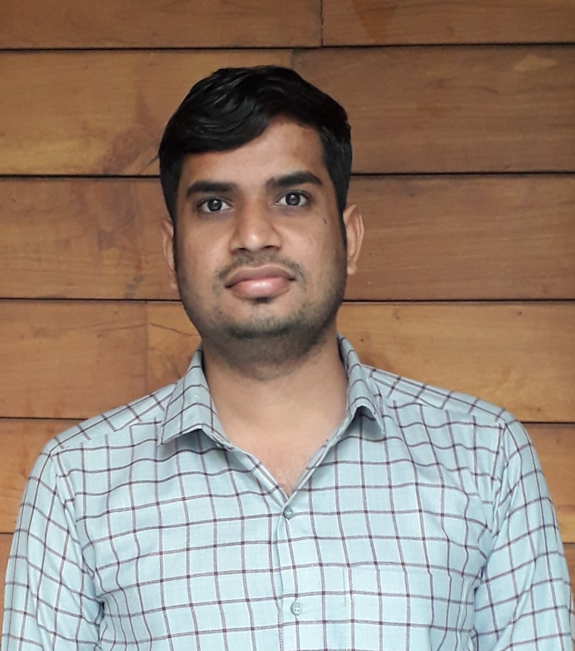 Prof. Lakhanakiya piyush shambhu bhai